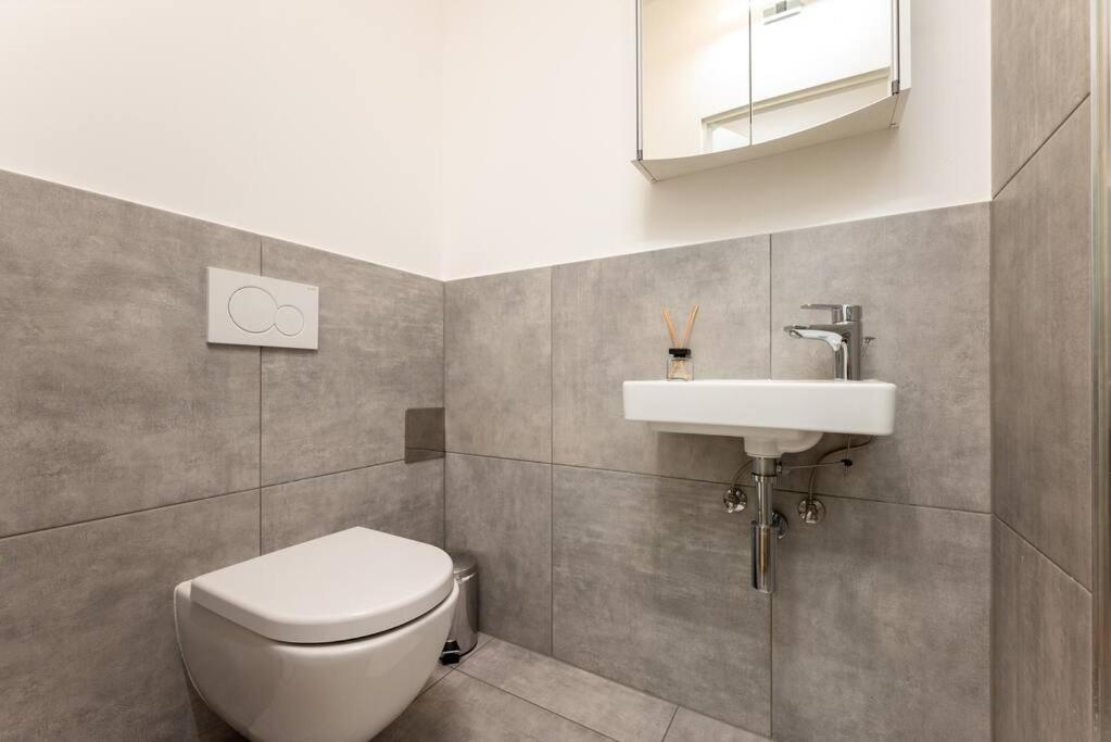 Cozy 5min To Center By Hm Apartment *